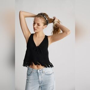 Pilcro Anthropologie Black Fringed Cropped Loose Knit Sweater Tank. Size Medium
